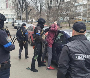 Мошенники выманивали деньги у вынужденных переселенцев. Киевская прокуратура ведет расследование