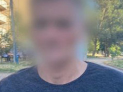 Выхватил телефон и сдал в ломбард: в Кривом Роге мужчина ограбил собственную мать