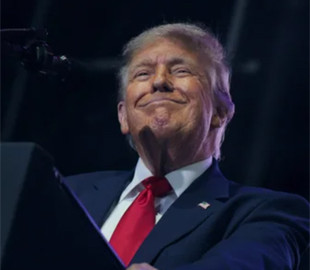 Сенаторка Воррен закликає заборонити криптодоходи для Трампа та його родини