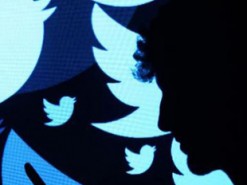 Сотрудники Twitter читают переписку пользователей и просматривают их интимные фото