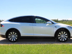 В Израиле продают самые дорогие Tesla S в мире