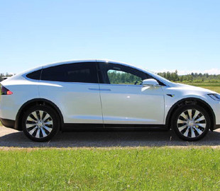 В Израиле продают самые дорогие Tesla S в мире