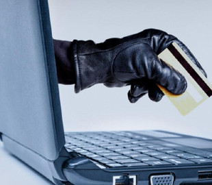 Интернет-мошенник представлялся девушкой и выманивал деньги у доверчивых людей