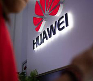 Аналитик предрекает сокращение смартфонного бизнеса Huawei