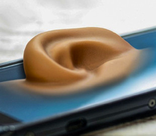 У Польщі за людьми на карантині стежать за допомогою мобільного телефону