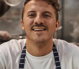 “Усі доїдають”. Євген Клопотенко зізнався, що коли працював офіціантом, доїдав за клієнтами