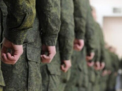 У Криму триває прихована мобілізація, через оголошення шукають на роботу чоловіків, які «можуть працювати на ризикованих об'єктах» — журналіст