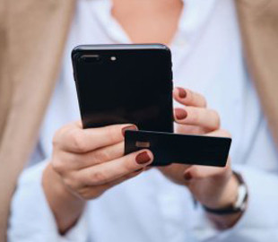 Шахрай ошукав жінку на 9 тисяч гривень через фейкове повідомлення про блокування акаунта