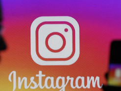 В работе социальных сетей Facebook и Instagram произошел сбой