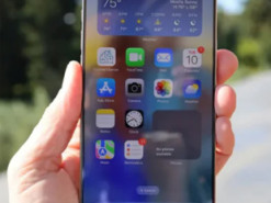 Що робити, якщо раптом на екрані новенького iPhone з'явилася чорна крапка