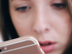 Можно ли ослепнуть от синего света, излучаемого смартфонами