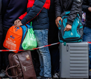 "Воювати мають боєздатні": третя петиція про виїзд чоловіків за кордон набрала необхідні голоси