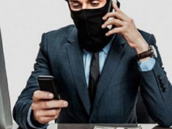 Телефонный мошенник обманул женщину на 1200 долларов