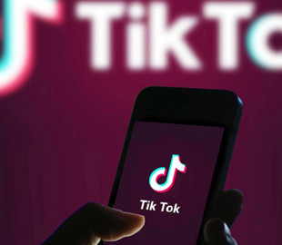 "Пусть все горит": от TikTok требуют запретить призывы к участию в акциях за Навального