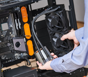 Хакеры научились взламывать даже защищенные компьютеры, подключаясь к их вентилятору