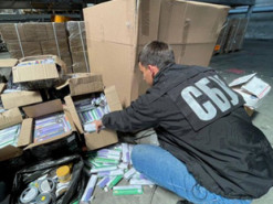 Рекордная партия техники Apple и Xiaomi на $1,5 млн выявлена в аэропорту "Борисполь"