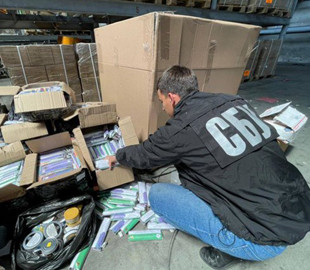 Рекордная партия техники Apple и Xiaomi на $1,5 млн выявлена в аэропорту "Борисполь"