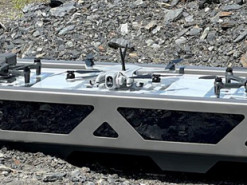 Заряджає просто в повітрі: унікальна станція дає змогу дронам працювати безперервно