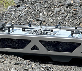 Заряджає просто в повітрі: унікальна станція дає змогу дронам працювати безперервно