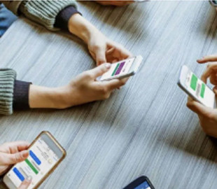 Чехія планує заборонити користування смартфонами під час шкільних перерв: Міносвіти