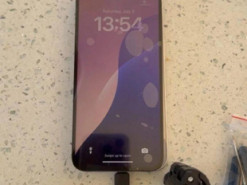 Користувач своїми руками зібрав iPhone 13 із запчастин, замовлених у Китаї