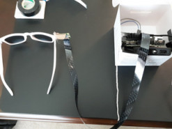 Инженер научил очки распознавать жесты и управлять умным домом