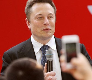 Маск не прекращает твитить: теперь он троллит Комиссию по ценным бумагам