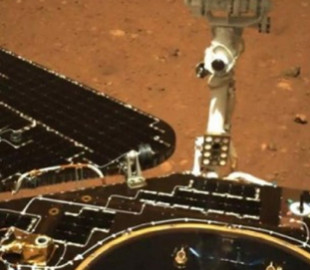 Китайский марсоход “Чжуронг” будет изучать песчаные дюны, подземный лед и грязевой вулкан