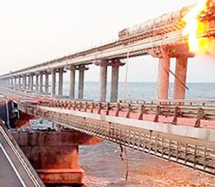 Кримський міст розколов «вежі» Кремля