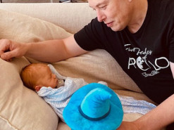 Илон Маск и Граймс сменили имя новорожденного сына, но оно все равно осталось странным