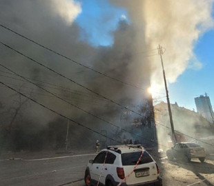 Центр Києва закрили для транспорту після атаки дронів-камікадзе: де перекритий рух