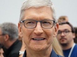 Глава Apple назвал Россию слабой
