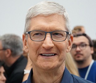 Глава Apple назвал Россию слабой