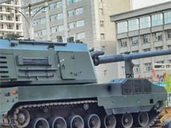 Китай представив першу 155-мм гусеничну гаубицю SH16 з повністю автономною артилерійською системою