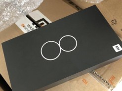 В Сети появилась фотография упаковки смартфона Xiaomi Mi8
