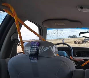 Блогер розбив автомобіль, щоб перевірити функцію детектора ДТП у iPhone 14