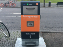 В Берлине тестируют "умные" мусорные баки