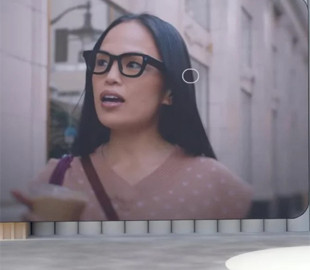 Google показав, як працюють їхні розумні окуляри з камерою, навігатором і перекладачем