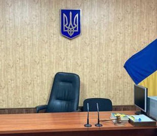 В Кривом Роге начали судить директора школы, которого подозревают в распространении порнографических фото