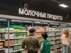 Росіяни переходять на дешеву їжу через падіння доходів – Reuters