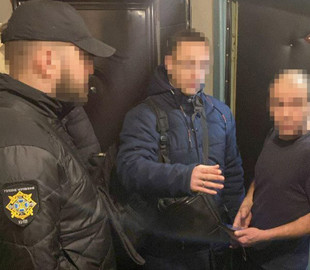 СБУ викрила столичного хакера, який на замовлення  встановлював на ґаджети шпигунські програми