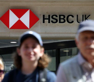 Британський банк HSBC припинив обробку платежів із росії та Білорусі