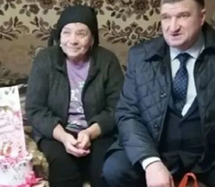 Рушник за вбитого сина: у Росії матерям загиблих солдатів видали цинічні подарунки (фото)