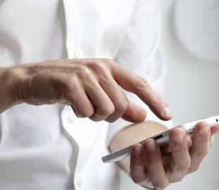 Дело не в сообщениях: ученые опровергли распространенное мнение о причине отвлечения на смартфон