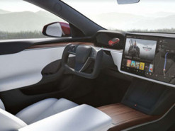 Энтузиаст добавил в Tesla поддержку CarPlay