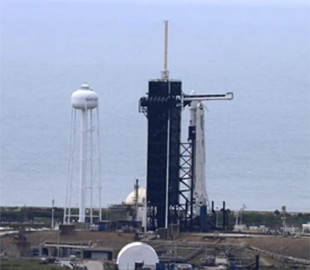 Астронавты первого пилотируемого корабля Маска ушли на карантин