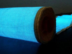 Инженеры создали шарф-дисплей, который можно носить, складывать и стирать