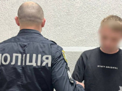 В Україні судитимуть шахрая, який видурив у старенької жінки чималі гроші