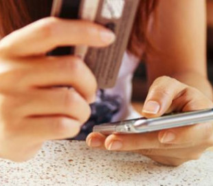 Женщина пополнила интернет-мошенникам мобильные телефоны на 7 тысяч гривен
