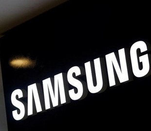Samsung зарезервировала для своих смартфонов три варианта скрытой селфи-камеры